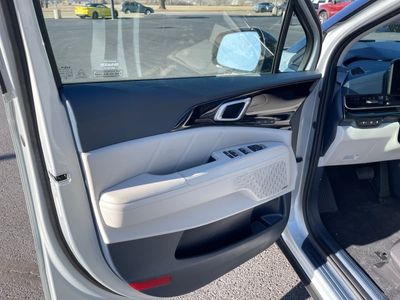 2026 Kia Carnival Hybrid - Photo 9