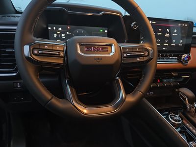 2026 GMC Canyon — photo 14 view