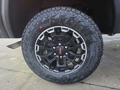 2026 GMC Canyon — photo 15 view