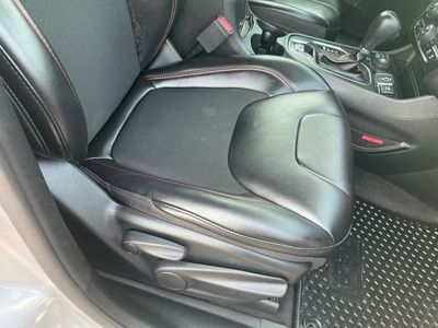 2020 Jeep Cherokee — photo 13 view
