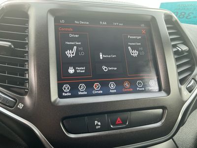 2020 Jeep Cherokee — photo 9 view