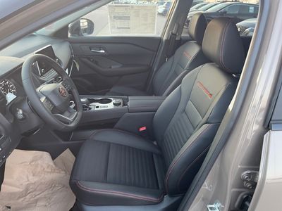 2026 Nissan Rogue — photo 8 view