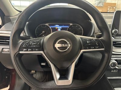 2024 Nissan Altima — photo 10 view