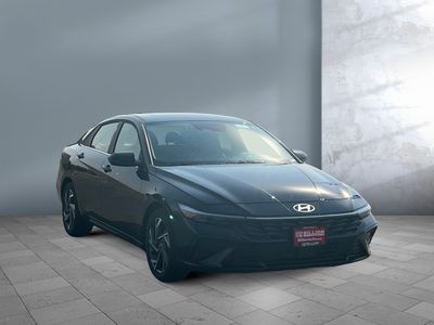 2025 Hyundai Elantra - Photo 3