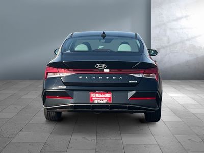 2025 Hyundai Elantra - Photo 7