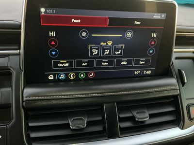 2021 GMC Yukon — photo 7 view