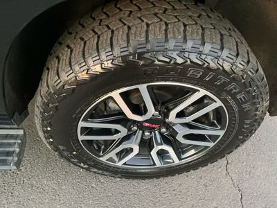 2021 GMC Yukon — photo 9 view