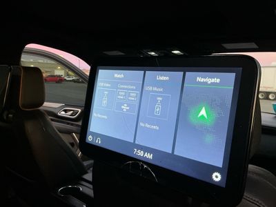 2021 GMC Yukon — photo 10 view
