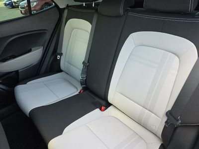 2023 Hyundai Venue — photo 13 view