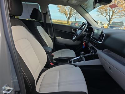 2023 Hyundai Venue — photo 15 view