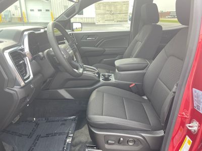 2025 GMC Canyon — photo 8 view