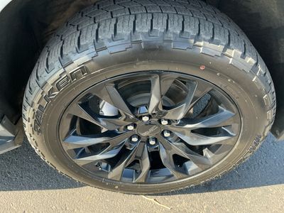 2024 GMC Yukon XL — photo 7 view