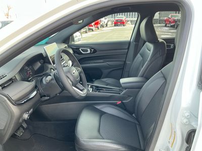 2026 Jeep Compass — photo 15 view