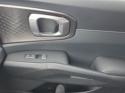 2026 Kia Sorento Hybrid — photo 12 view