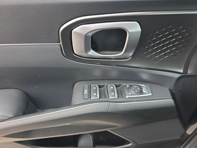 2026 Kia Sorento Hybrid — photo 15 view