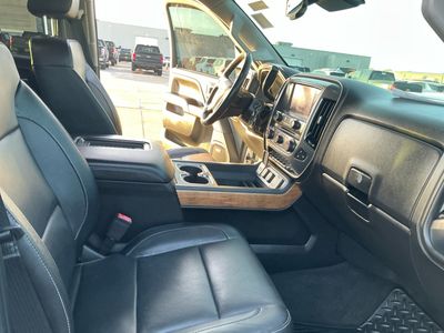 2017 Chevrolet Silverado 3500HD - Photo 6