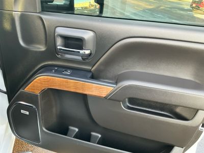 2017 Chevrolet Silverado 3500HD - Photo 8