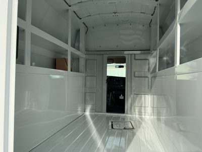 2025 Chevrolet Express Commercial Cutaway - Photo 12