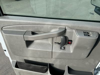 2025 Chevrolet Express Commercial Cutaway - Photo 8