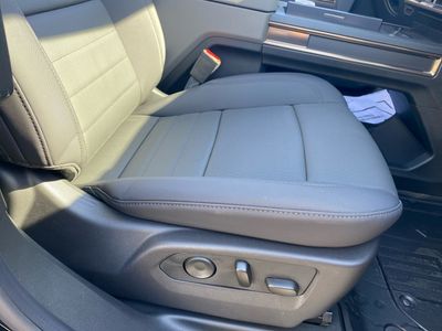 2024 GMC HUMMER EV SUV — photo 14 view