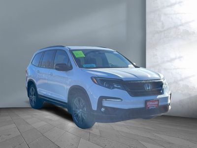 2022 Honda Pilot — front three-quarter view