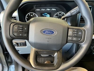 2026 Ford Super Duty F-350 SRW — photo 15 view