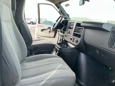 2025 Chevrolet Express Commercial Cutaway — photo 11 view