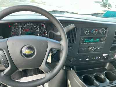 2025 Chevrolet Express Commercial Cutaway — photo 13 view