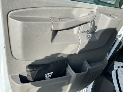 2025 Chevrolet Express Commercial Cutaway — photo 15 view