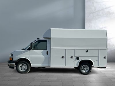 2025 Chevrolet Express Commercial Cutaway — engine compartment view