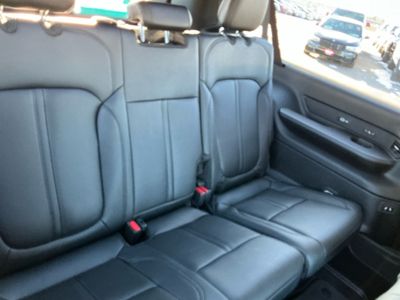 2026 Jeep Grand Wagoneer L - Photo 9