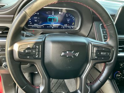 2023 Chevrolet Suburban — photo 12 view