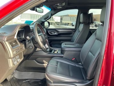 2023 Chevrolet Suburban — photo 14 view