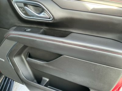 2023 Chevrolet Suburban — photo 7 view