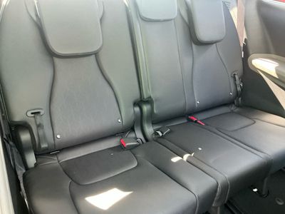2026 Kia Carnival Hybrid — photo 13 view