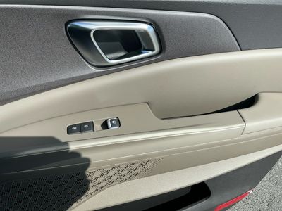2026 Kia Carnival Hybrid — photo 8 view