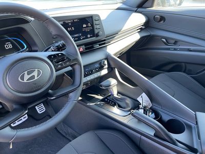 2025 Hyundai Elantra - Photo 14