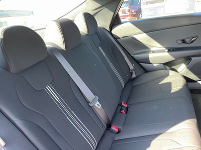 2025 Hyundai Elantra - Photo 7