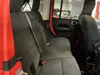 2019 Jeep Wrangler Unlimited — photo 8 view
