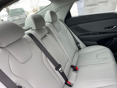 2025 Hyundai Elantra Hybrid - Photo 14
