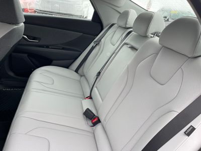 2025 Hyundai Elantra Hybrid - Photo 15