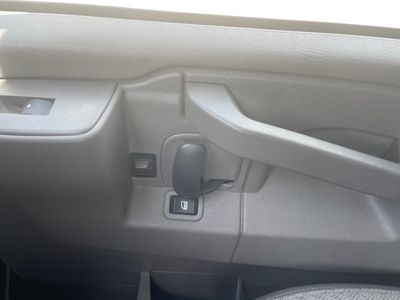 2025 GMC Savana Commercial Cutaway — photo 13 view