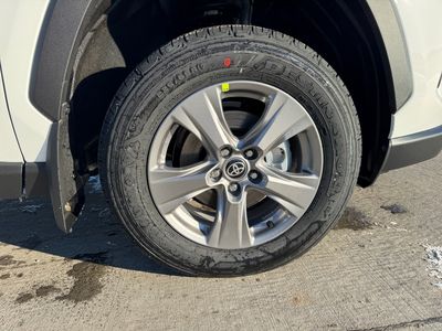 2025 Toyota RAV4 — photo 11 view
