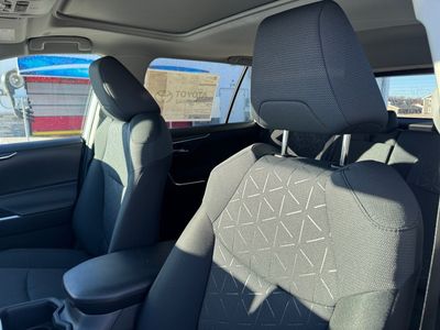 2025 Toyota RAV4 — photo 12 view