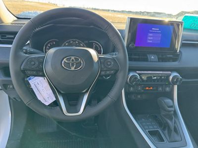 2025 Toyota RAV4 — photo 8 view