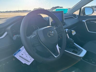 2025 Toyota RAV4 — photo 10 view