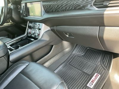 2023 GMC Yukon XL — photo 11 view