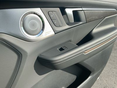 2025 Buick Enclave — photo 9 view