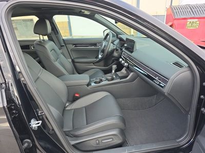 2025 Honda Civic Hatchback Hybrid - Photo 10