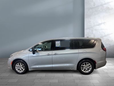 2024 Chrysler Pacifica - Photo 4
